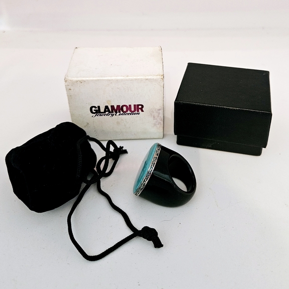 BLACK LUCITE AND TURQUOISE RING BY GLAMOUR/NIB/MODERN SYLING/SIZE 7 1/2 -8 - Picture 4 of 4